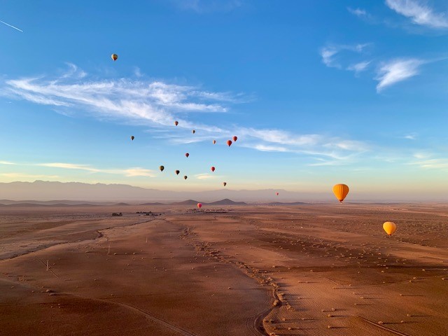 Tours in Marrackech: Sunset from a hot air balloon in Agafay Desert