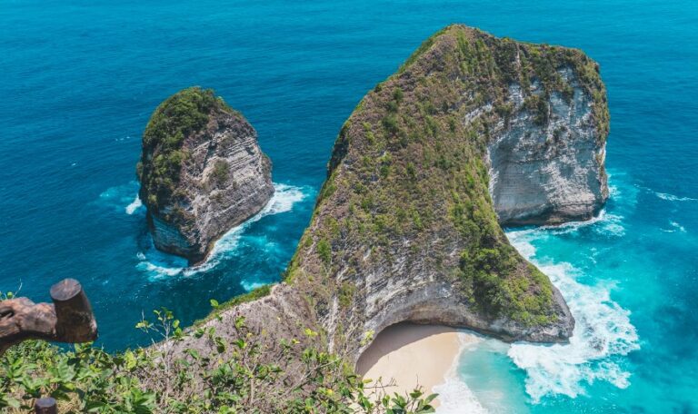 Surfing Beaches Bali: The view above Nusa Penida Beach Bali